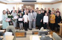 ��������