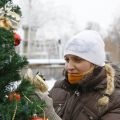 увеличить